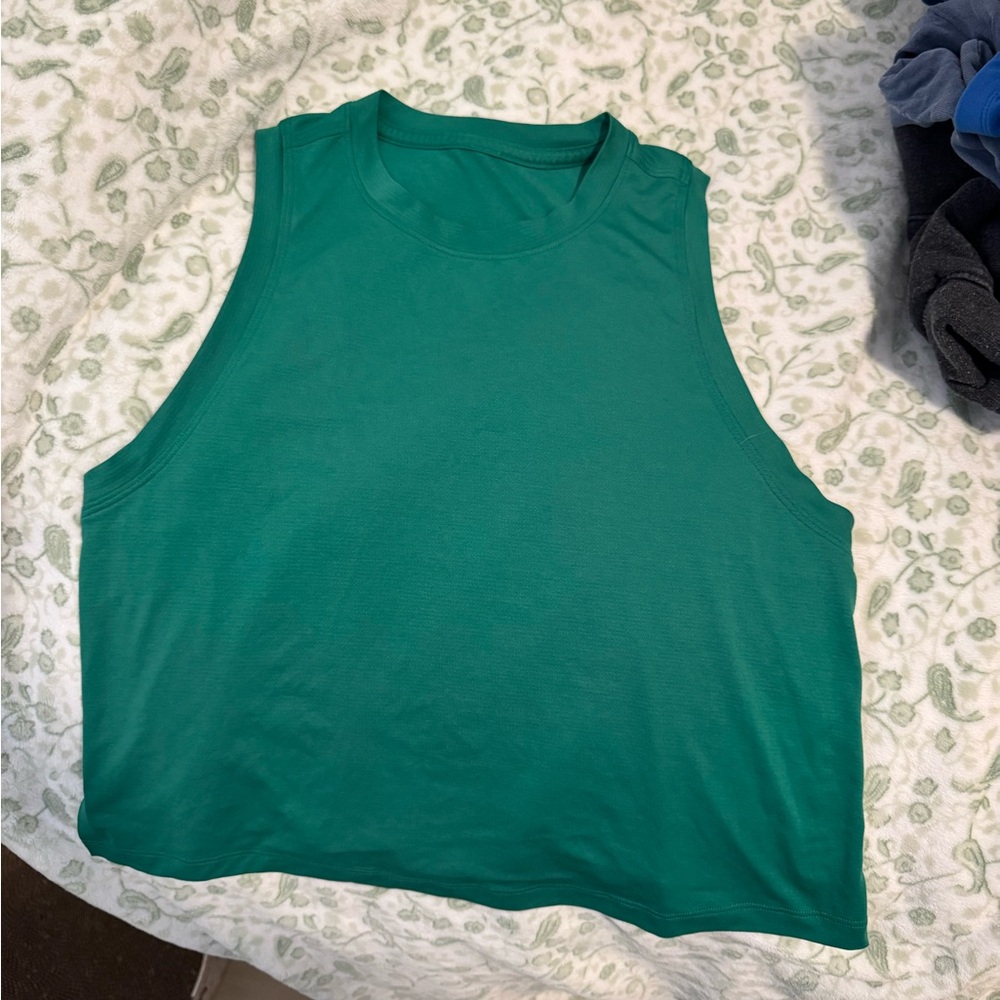 Lululemon cropped women’s training tank top